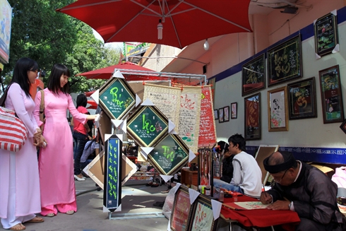 Ouverture des “rues des lettrés” à hô chi minh-ville